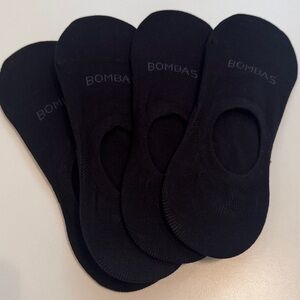 Bombas NWT women’s 4pk no show
Color:black Size: medium